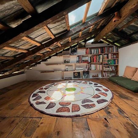 The Attic Library Villa Bīr Exteriör bild